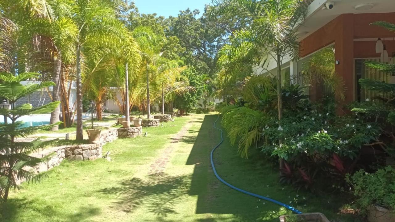 Lucky Beach Resort Trincomalee Exterior foto