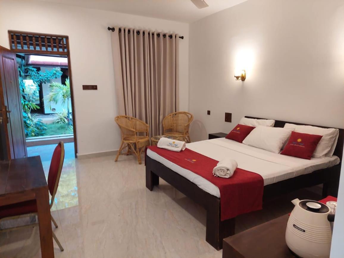 Lucky Beach Resort Trincomalee Exterior foto